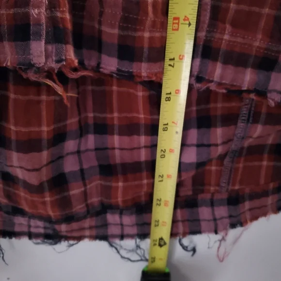 Anthropologie Pilcro Cropped Plaid Flannel Raw Hems Size Small High-Low - Picture 11 of 11